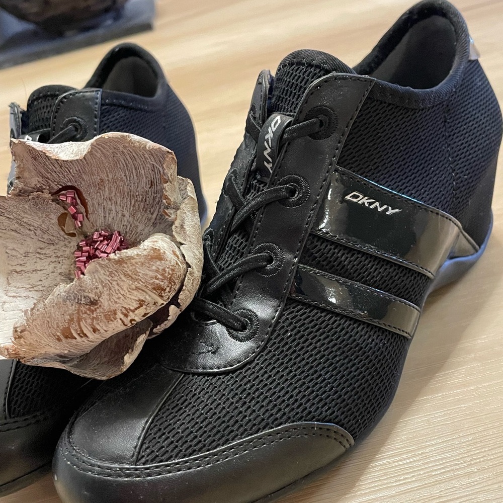 DKNY Sporty hidden wedge heel shoe.